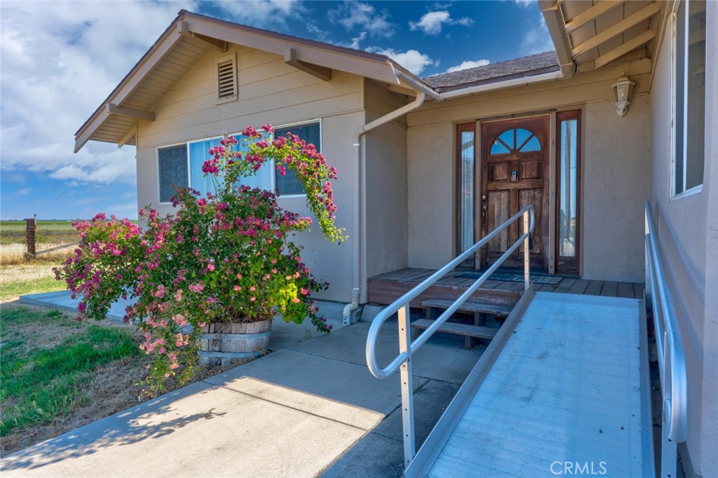 17626 Britto Road Property Photo 14