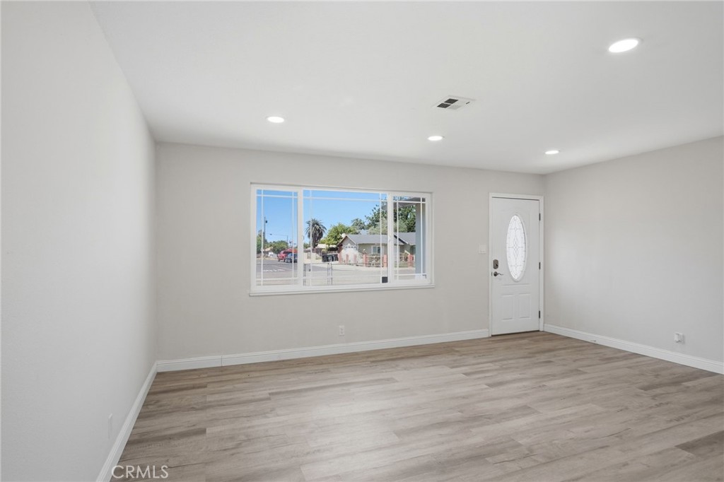 341 2nd Property Photo 14