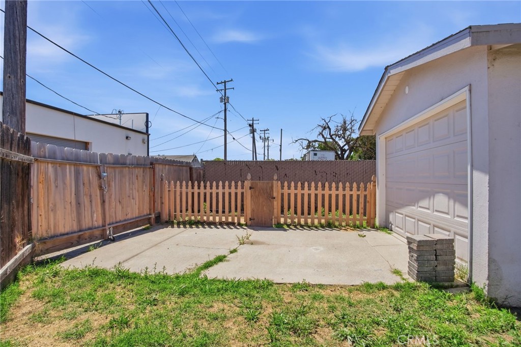 341 2nd Property Photo 17