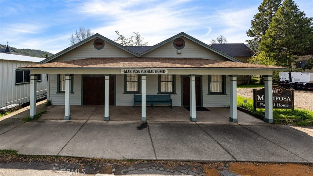 4981 9th Property Photo 1