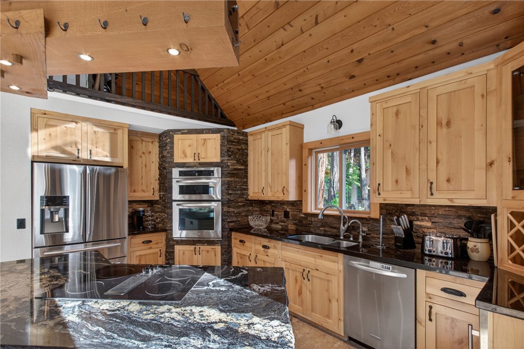 22437 Robin Hood Property Photo 18