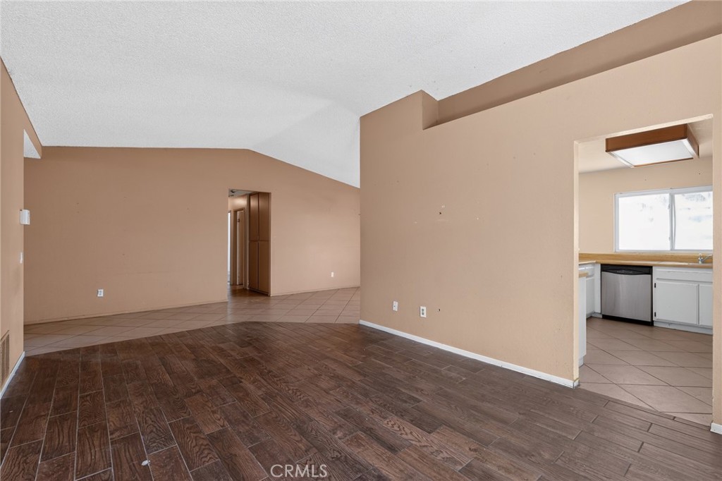 498 Serrana Property Photo 6
