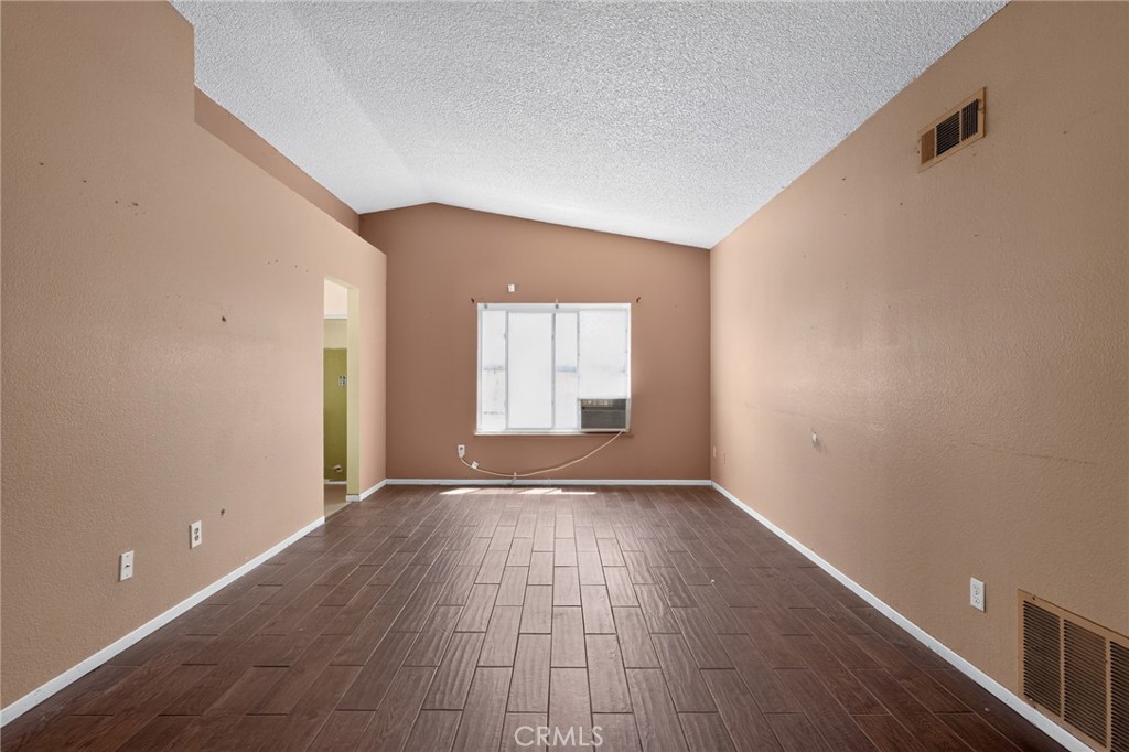 498 Serrana Property Photo 7