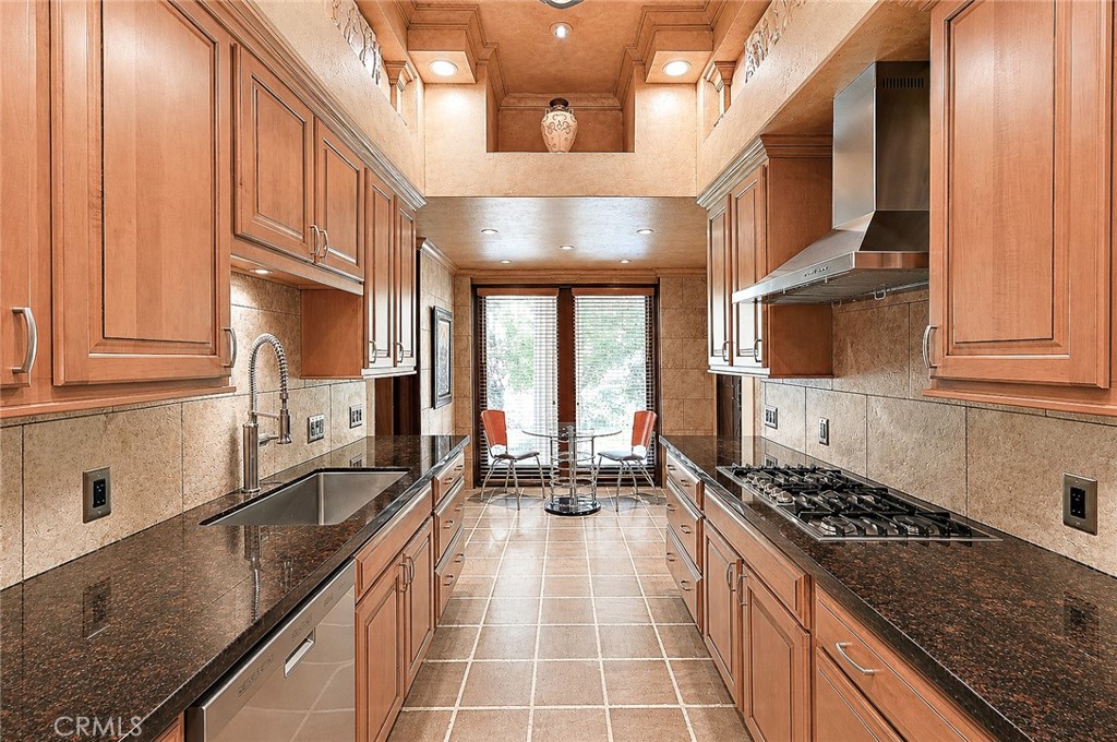 2021 W Property Photo 33