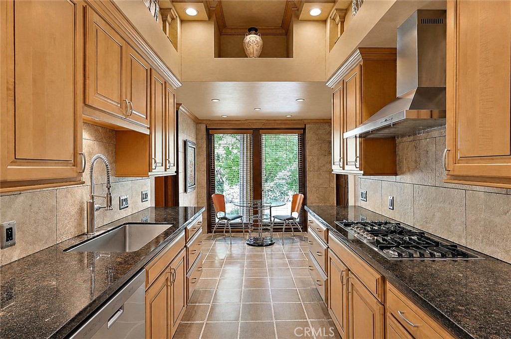 2021 W Property Photo 34