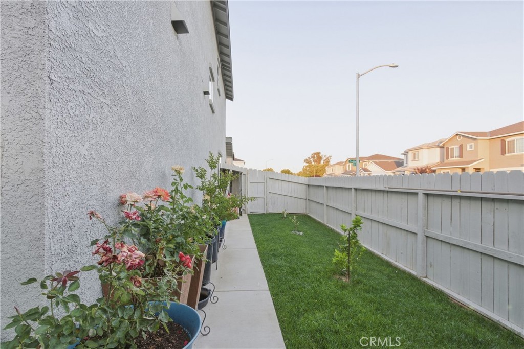 693 Cadiz Avenue Property Photo 15