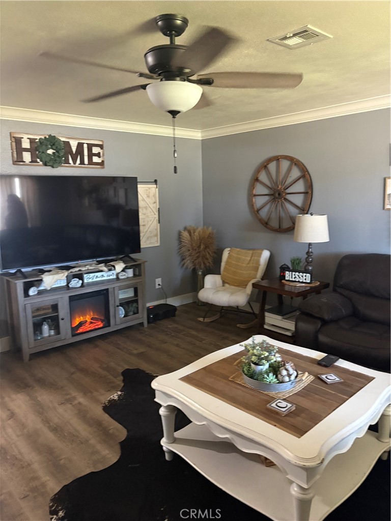 2350 Angelus Court Property Photo 4