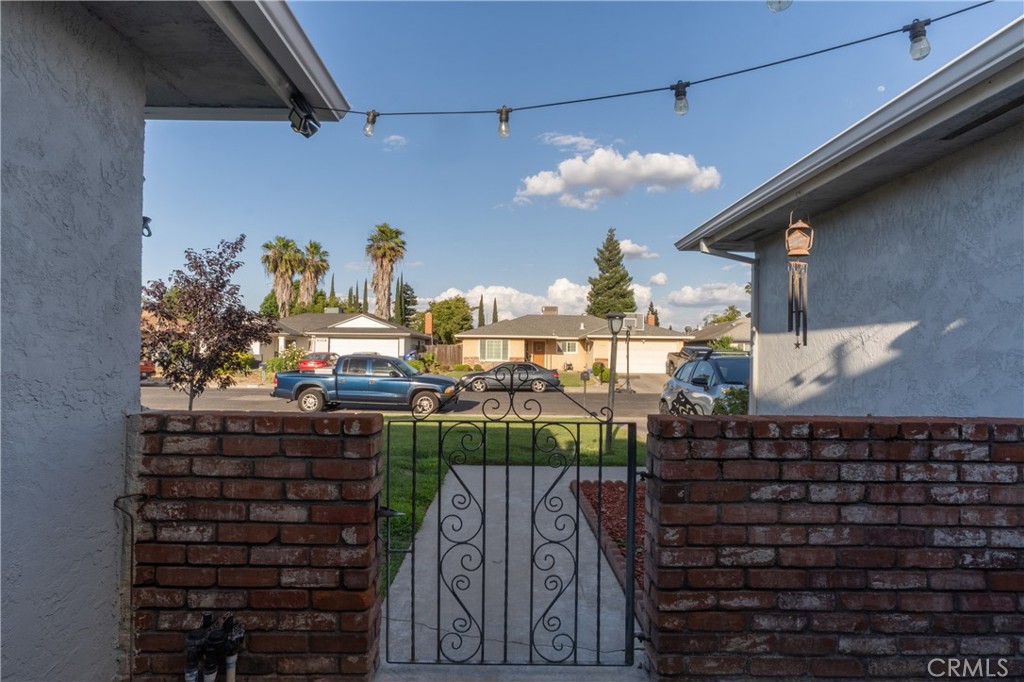 2869 Hillcrest Street Property Photo 5