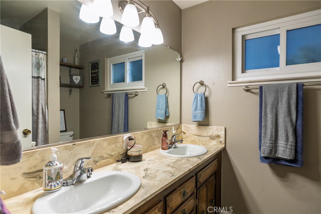 2869 Hillcrest Street Property Photo 29