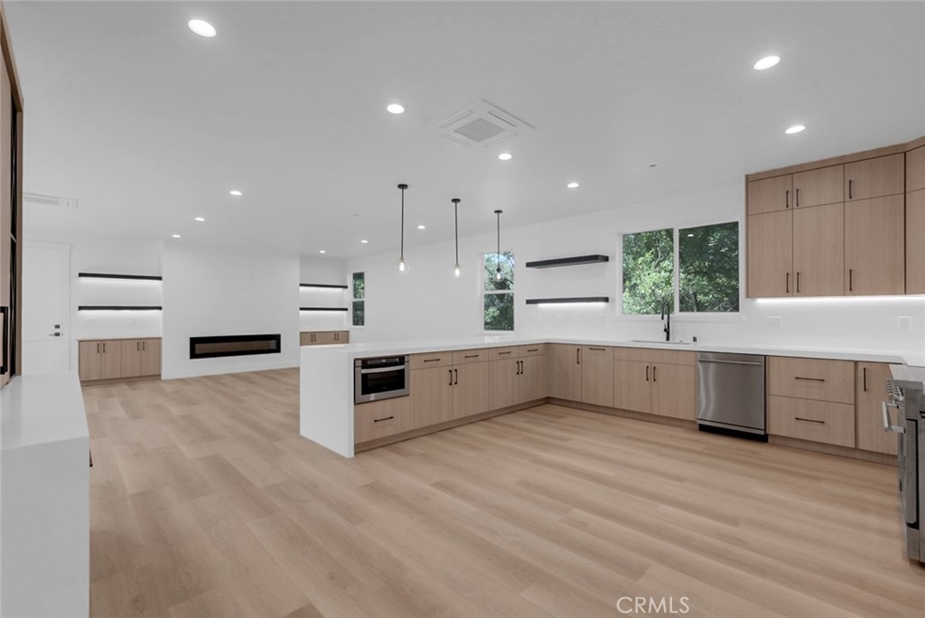 805 Lode Court Property Photo 8