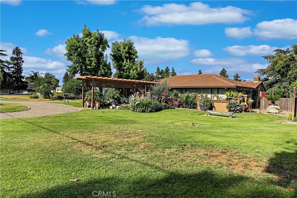 3629 N Lake Property Photo 5