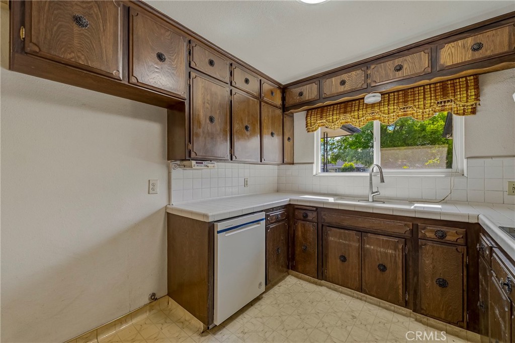 2949 Hillcrest Property Photo 18