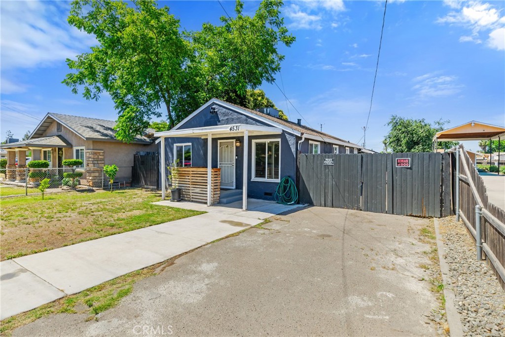 4531 Magnolia Property Photo 4
