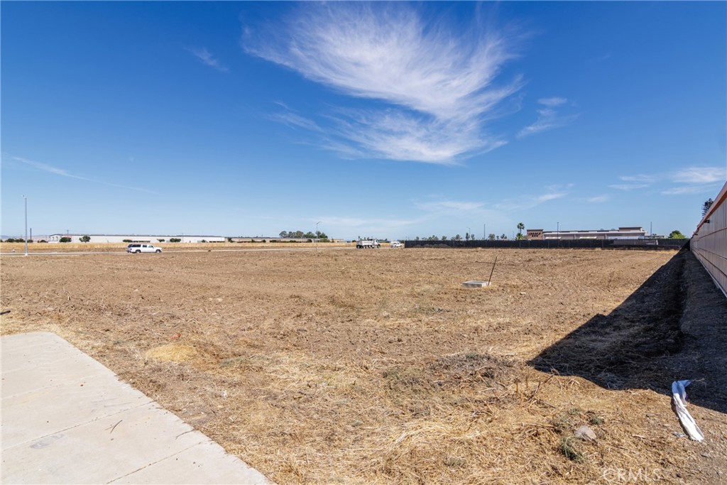 204 Commerce Property Photo 15
