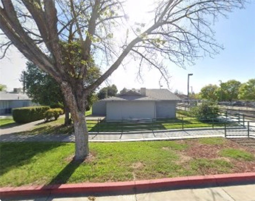 2400 K Property Photo 1