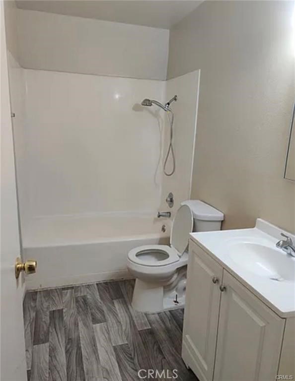 2400 K Property Photo 6