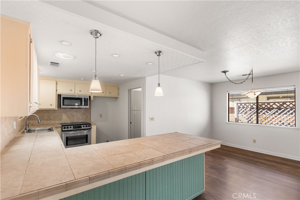 59 W 27th Property Photo 15