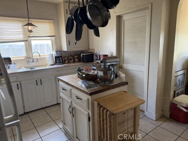 2035 Highland Property Photo 5