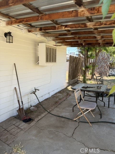 2035 Highland Property Photo 7