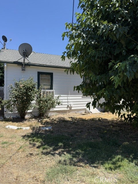 2035 Highland Property Photo 8