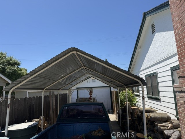 2035 Highland Property Photo 9