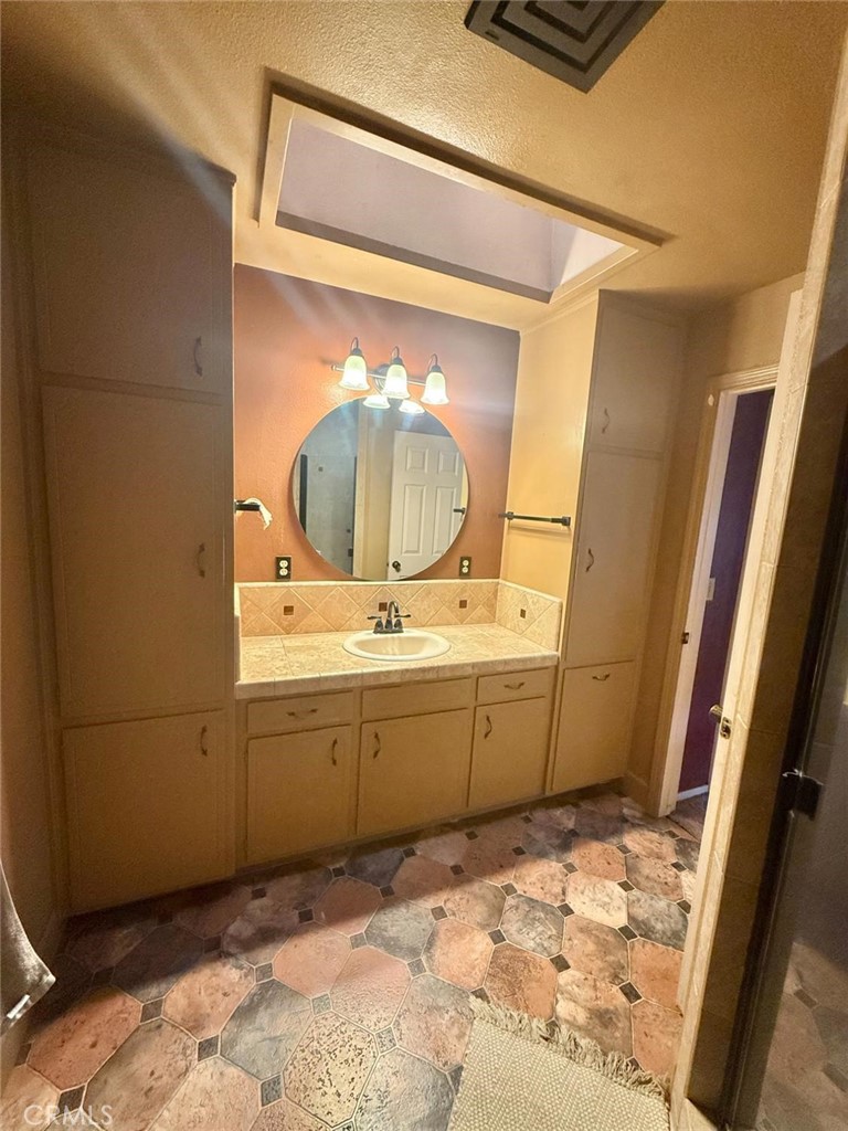 2524 B And B Property Photo 10