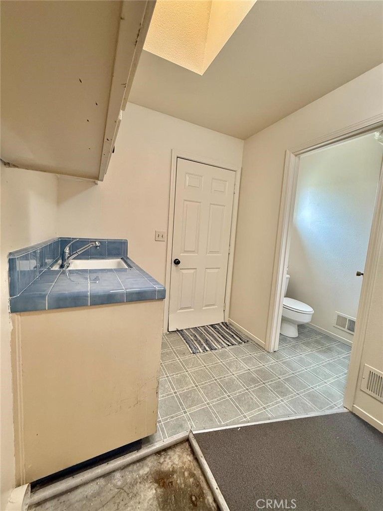 2524 B And B Property Photo 14