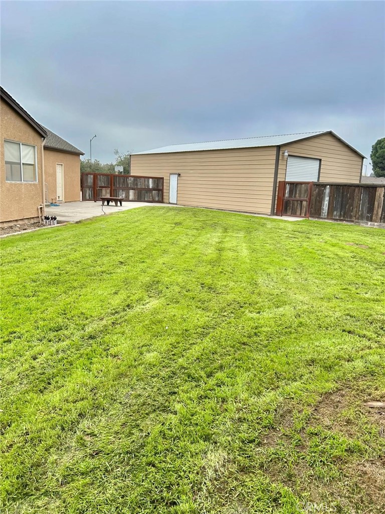2524 B And B Property Photo 15