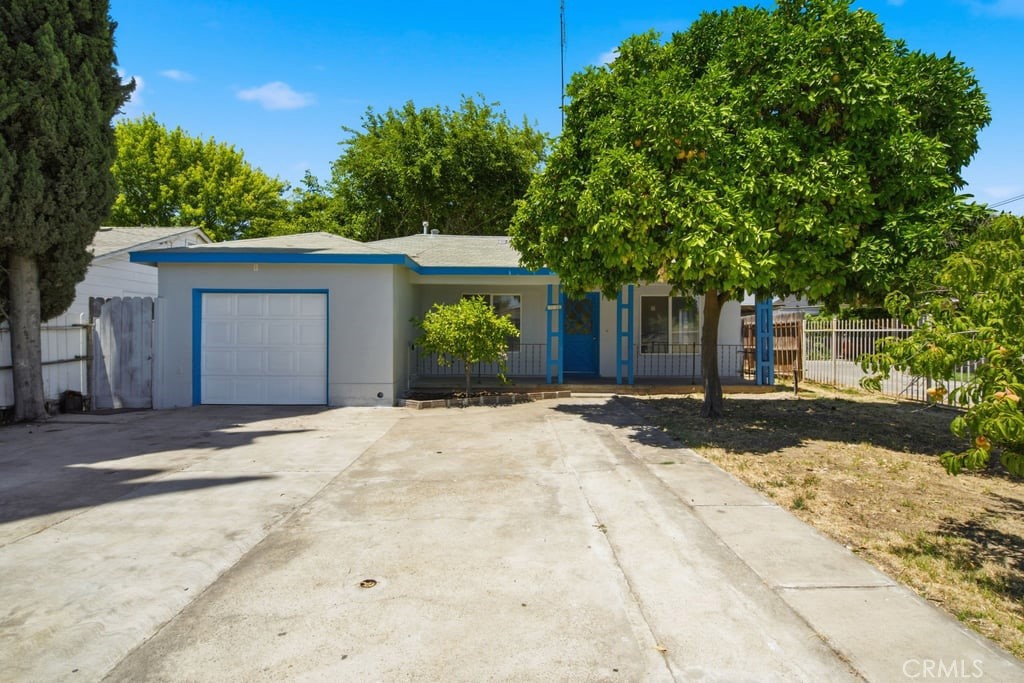 6807 N Cottage Property Photo 1