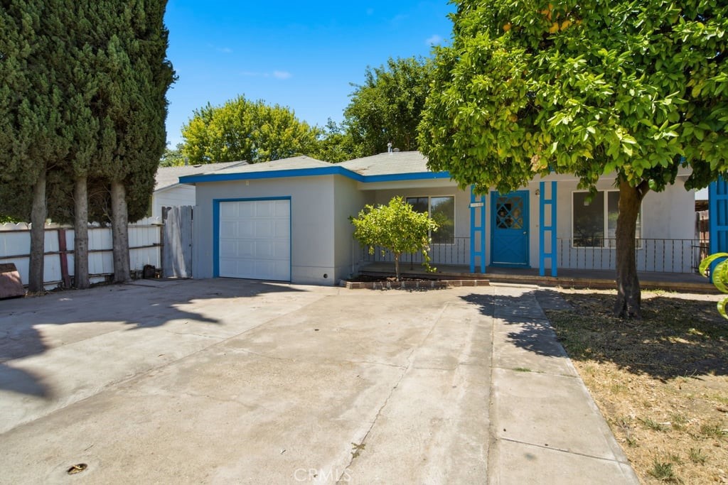 6807 N Cottage Property Photo 5