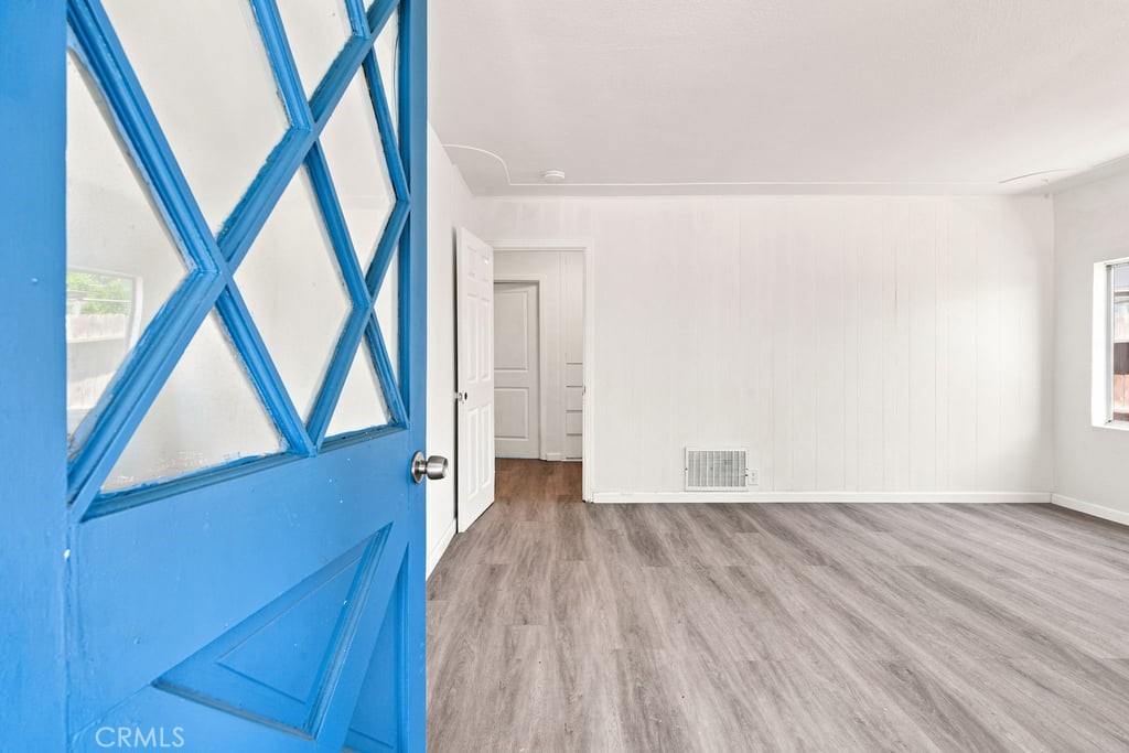 6807 N Cottage Property Photo 8