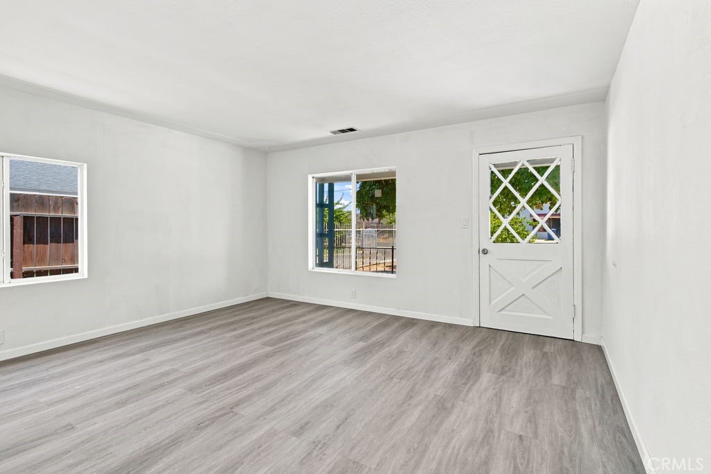 6807 N Cottage Property Photo 12