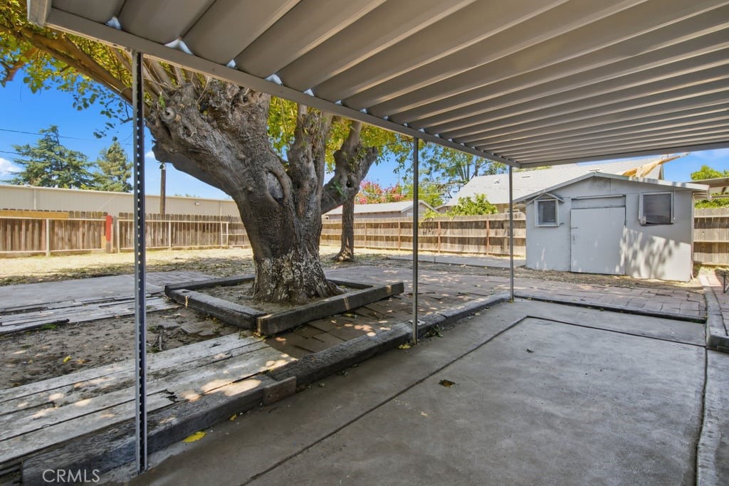 6807 N Cottage Property Photo 32