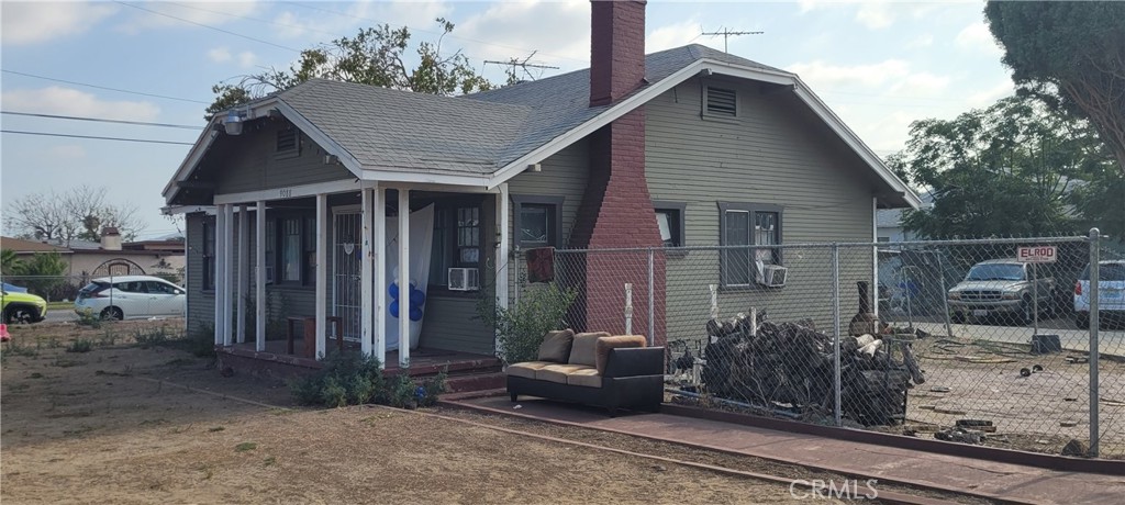9088 Date Property Photo 3