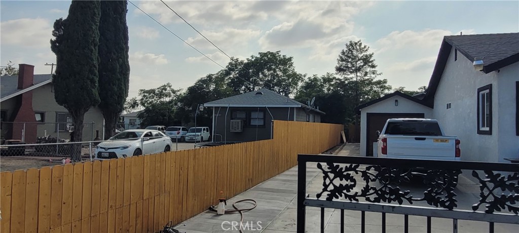 9088 Date Property Photo 5