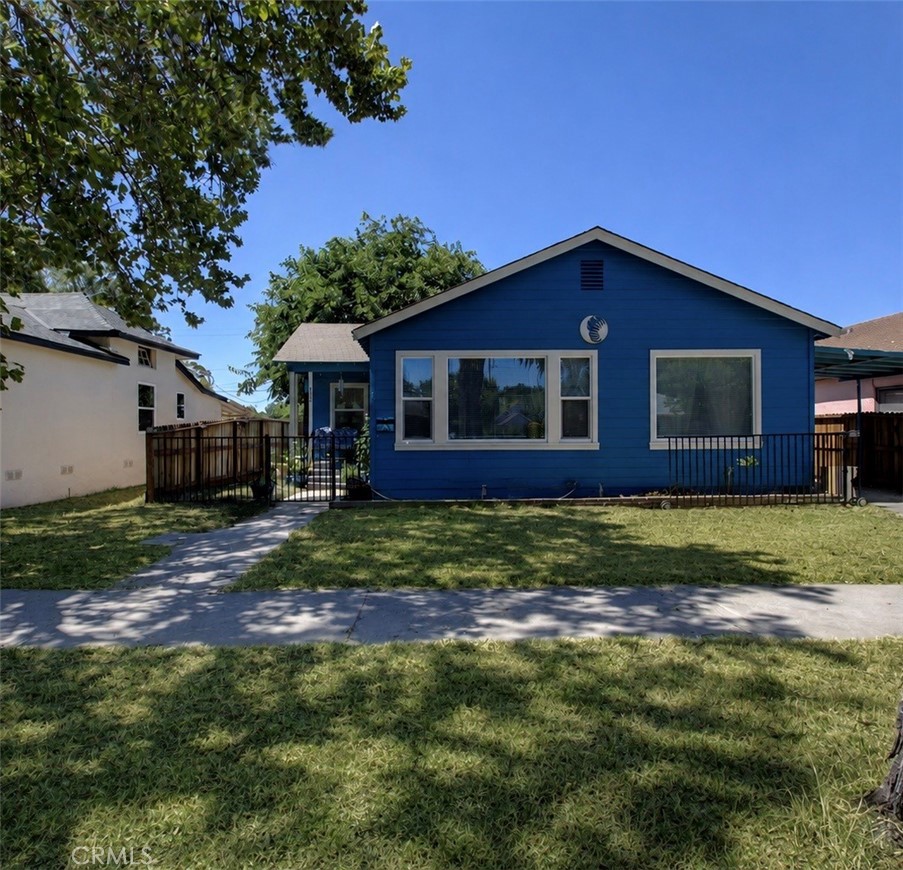 636 W 25th Property Photo 1