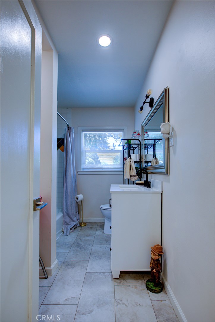 636 W 25th Property Photo 12