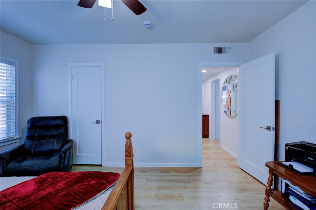 636 W 25th Property Photo 15