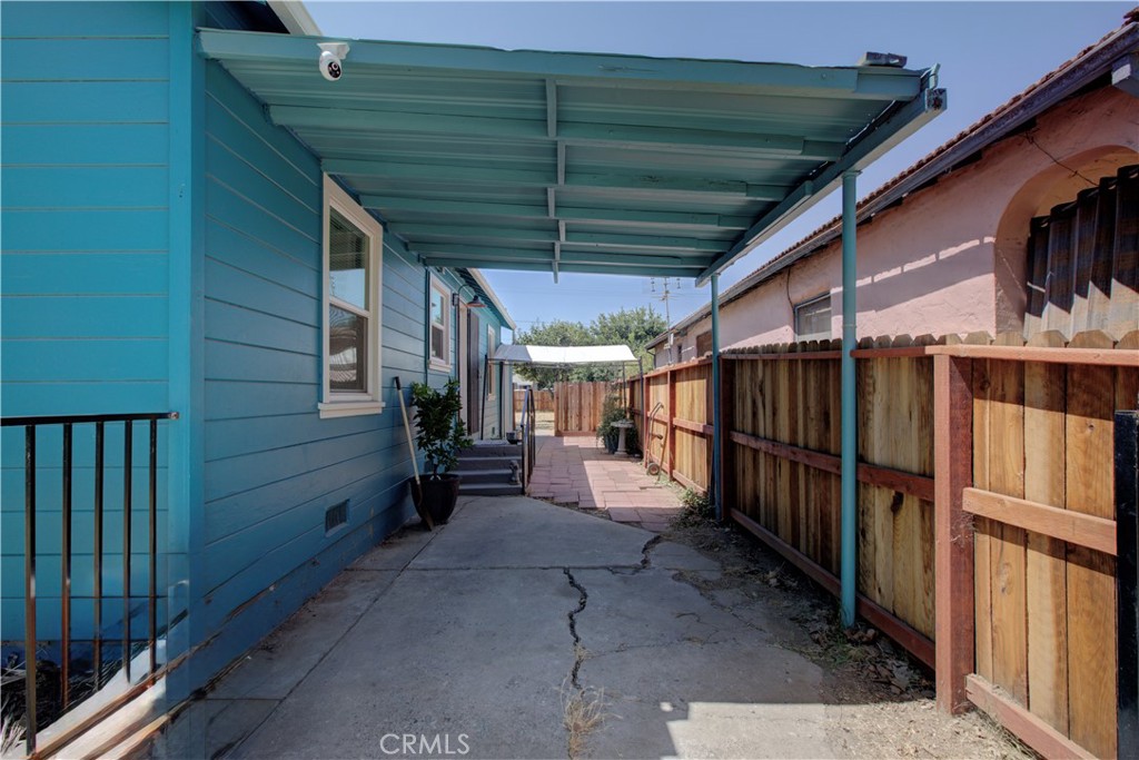 636 W 25th Property Photo 17