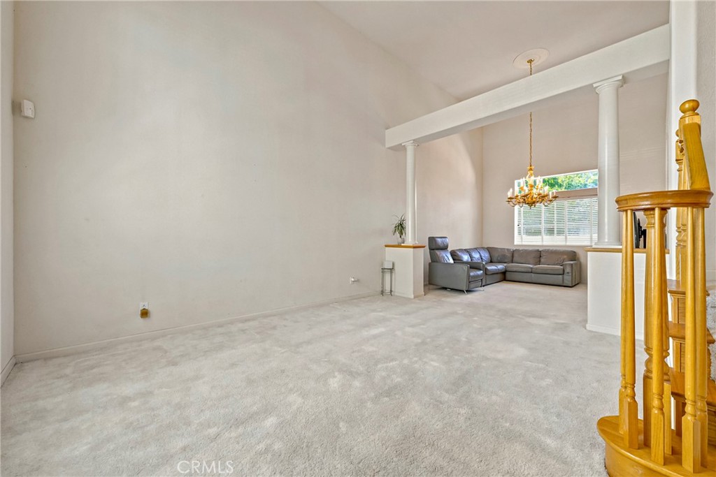 1860 Riverside Property Photo 6