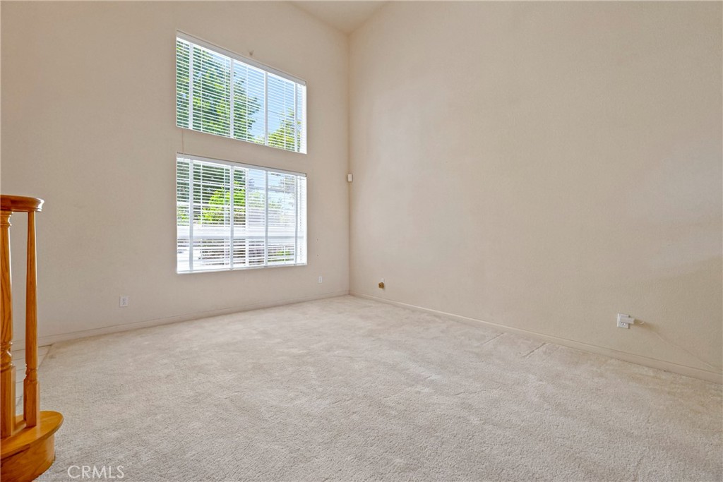 1860 Riverside Property Photo 7