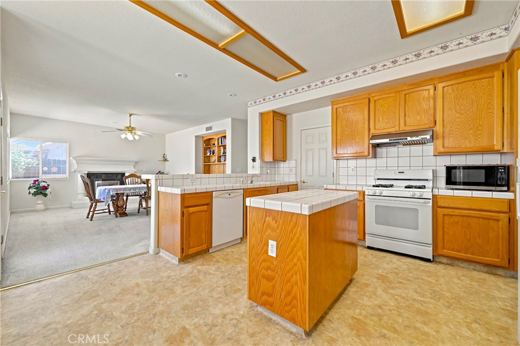 1860 Riverside Property Photo 11