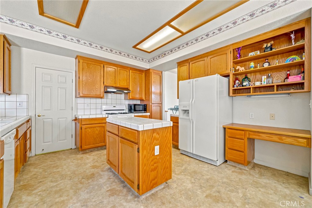 1860 Riverside Property Photo 12