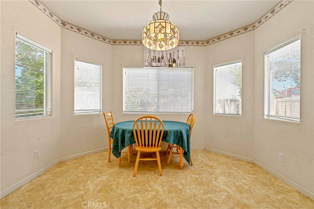 1860 Riverside Property Photo 14