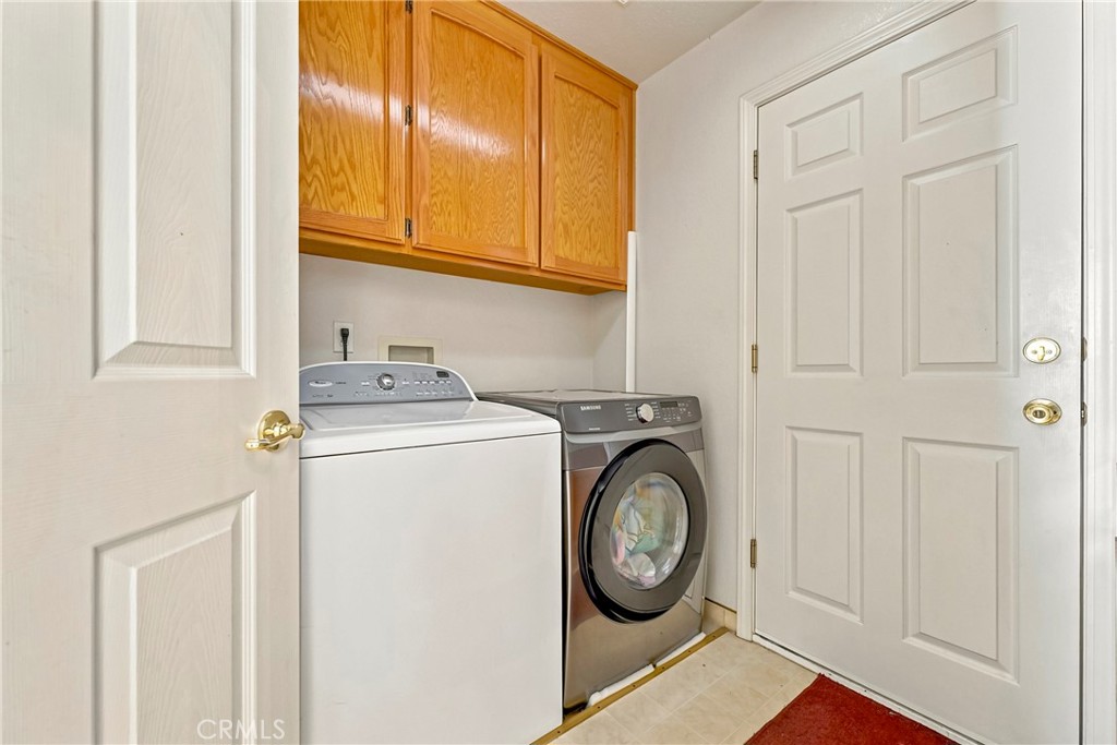 1860 Riverside Property Photo 18