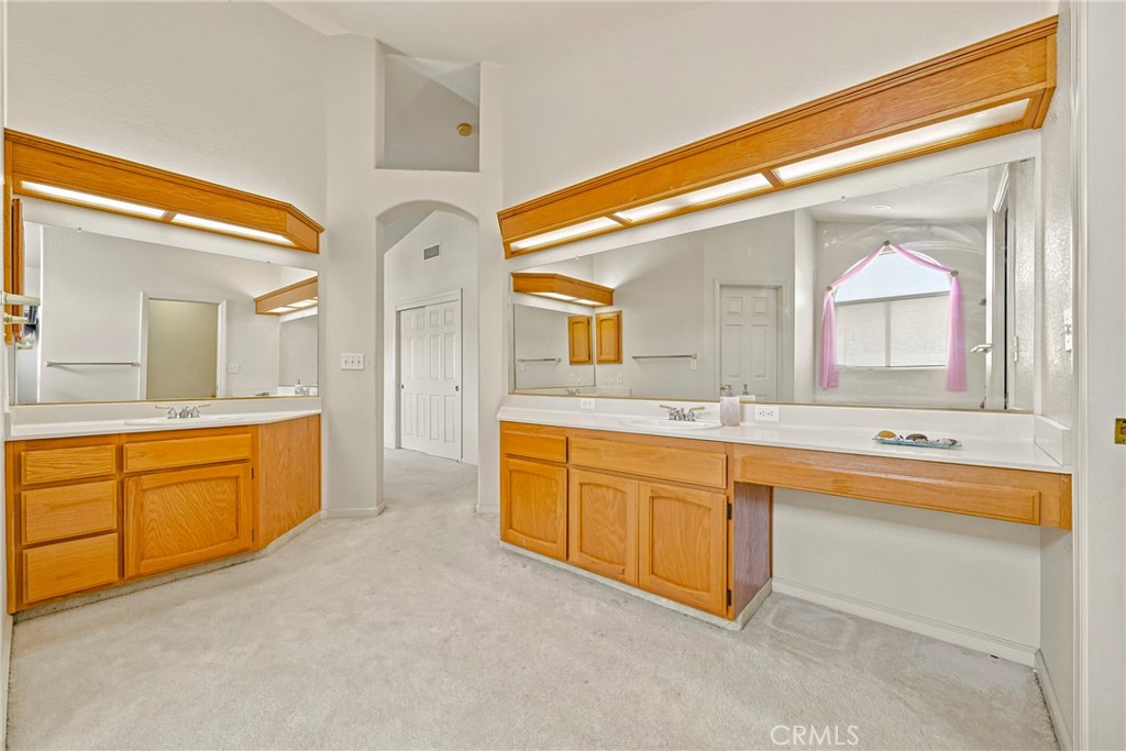 1860 Riverside Property Photo 25
