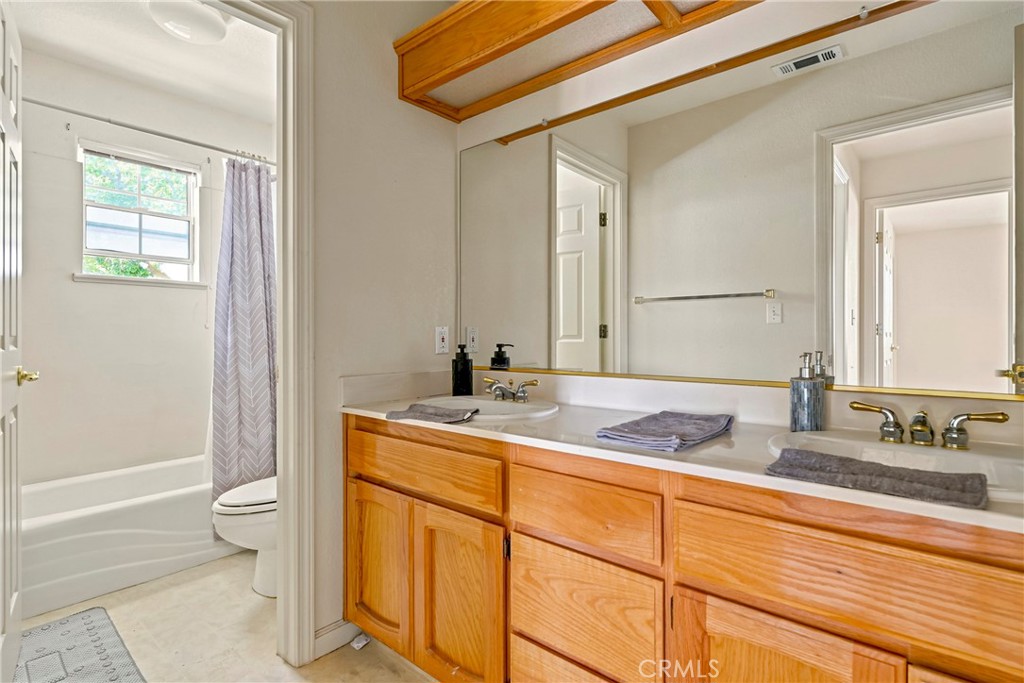 1860 Riverside Property Photo 26