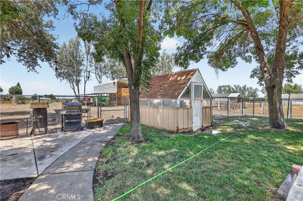 3555 Fresno Property Photo 41