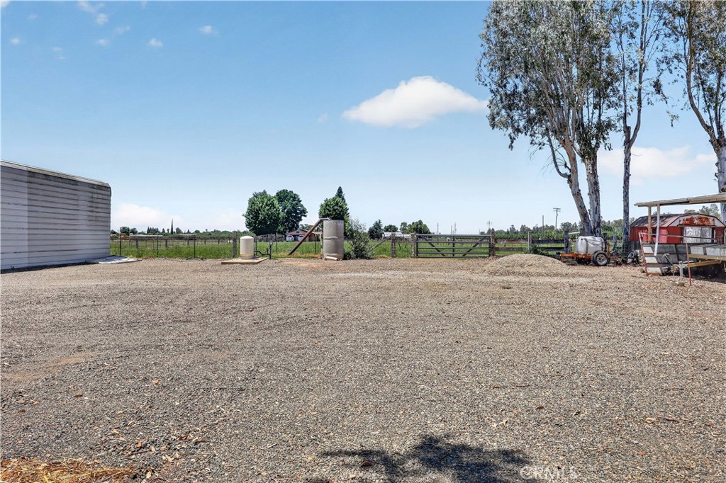 3555 Fresno Property Photo 45
