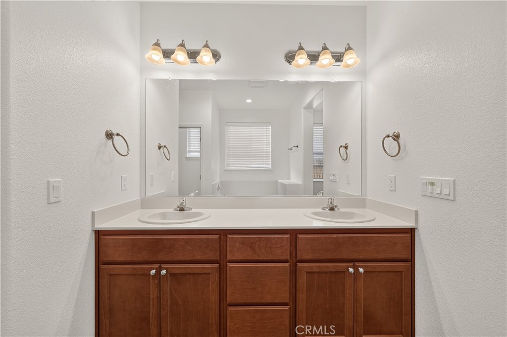 714 Suzanne Property Photo 20